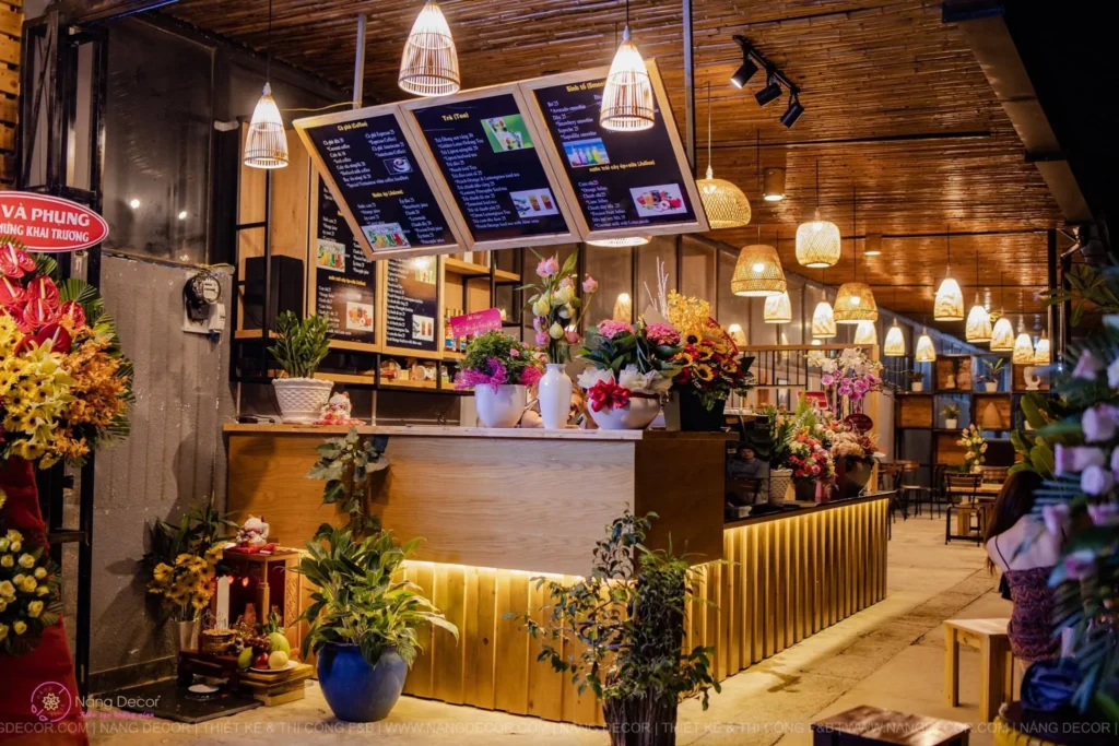 2GO Cafe: Không Gian Cafe Phong Cách Mộc Độc Đáo Từ Nắng Decor