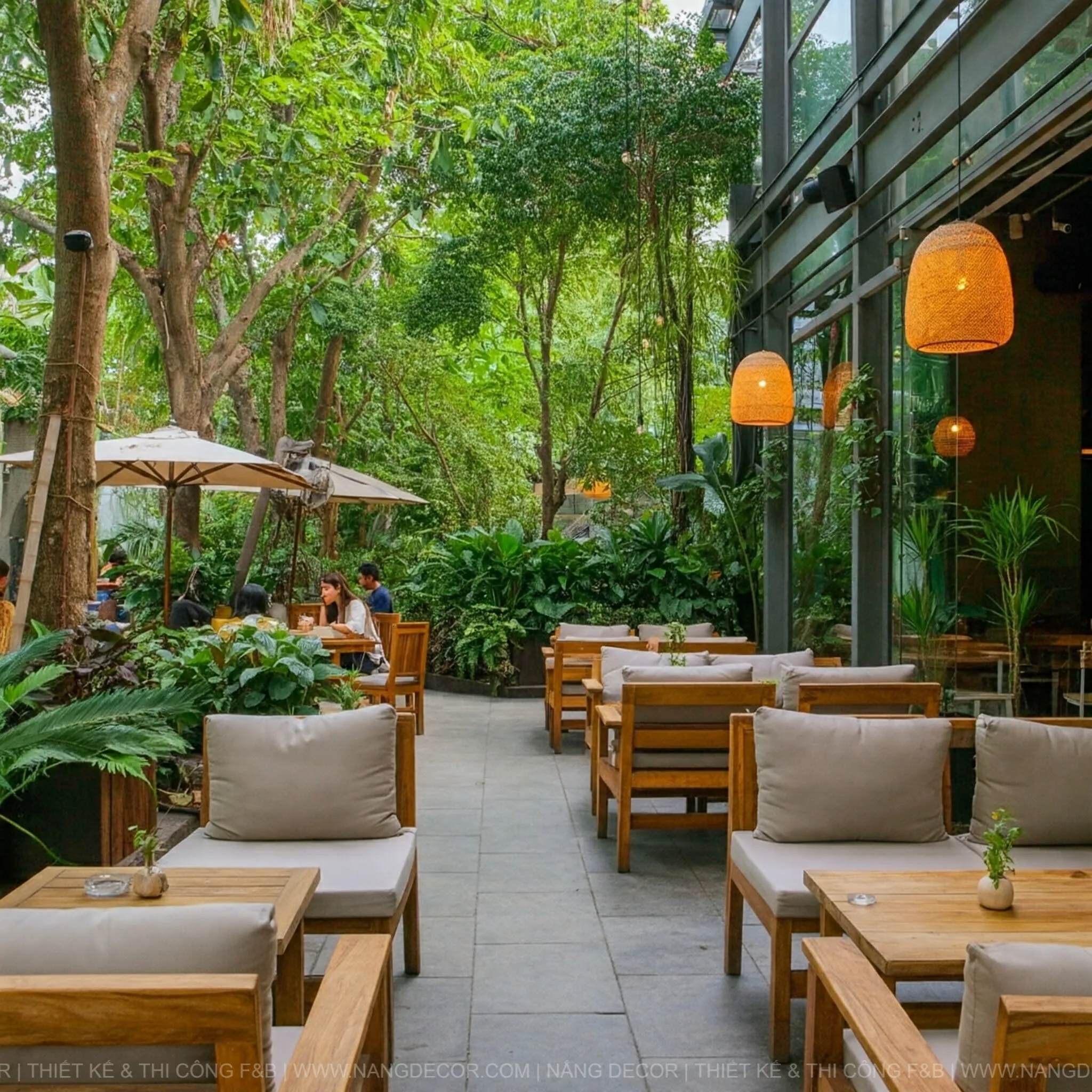 Nắng Decor tư vấn trang trí quán cafe nhỏ đẹp thu hút khách.